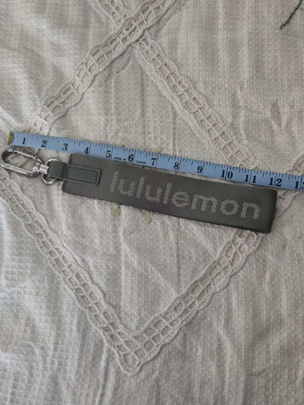 Lulu Lemon Key Chain - Picture 2 of 4